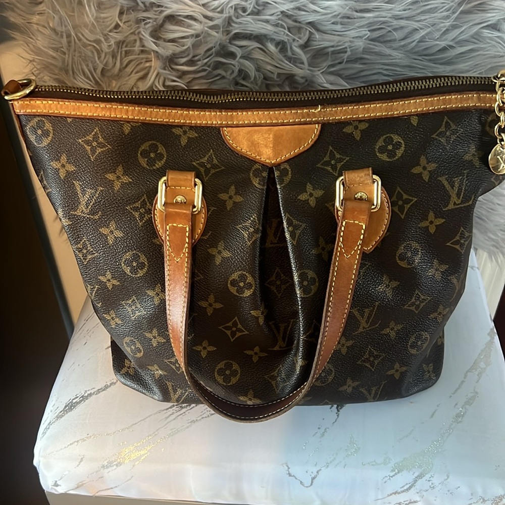 Authentic LV - Picture 3 of 7